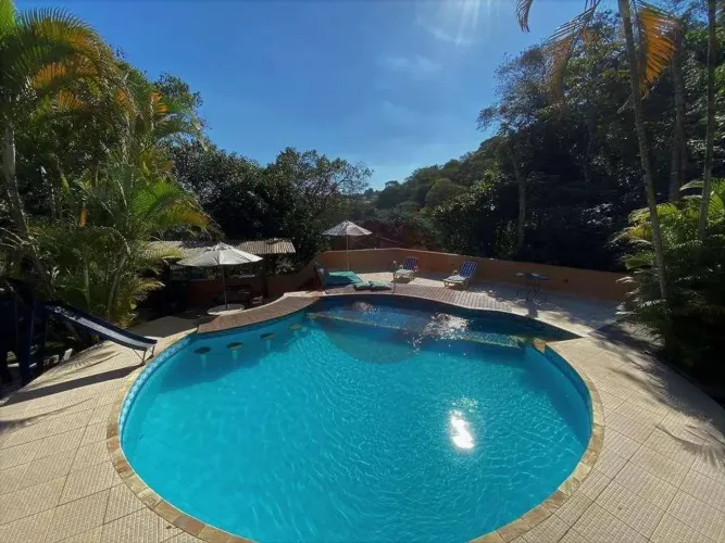 Casa com 4 Dormitórios, sendo 2 Suítes à venda, 890 m² por R$ 1.790.000 - Altos de São Fer
