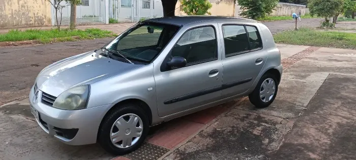 Renault Clio Hi-flex 1.0 16V 5P 2011