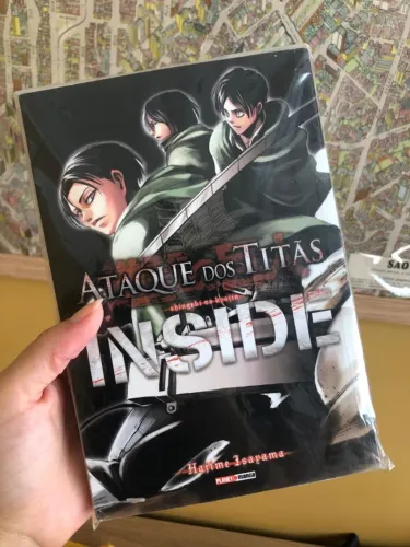 Ataque dos Titãs - Inside (Volume único)
