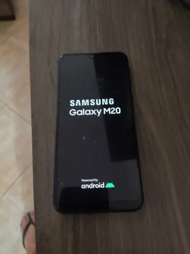 Celular Samsung M20 com 64GB e 4GB de RAM funcionando tudo