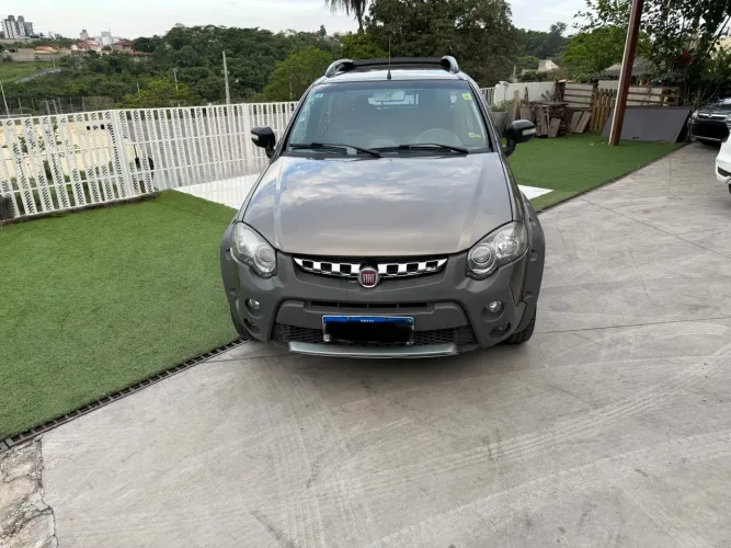 Fiat Strada Adventure1.8/ 1.8 Locker Flex CD 2015