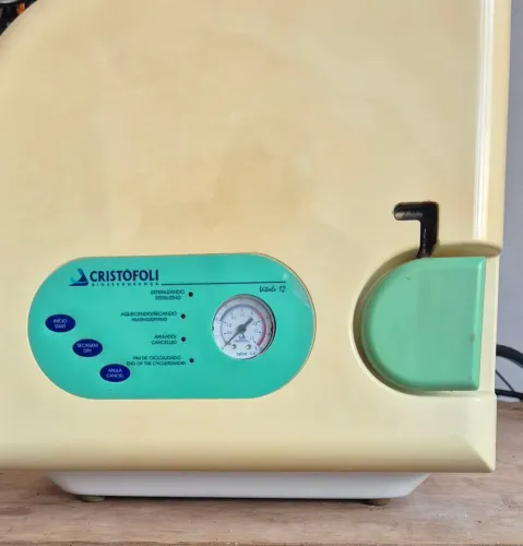 Autoclave Cristofoli 12L funcionando