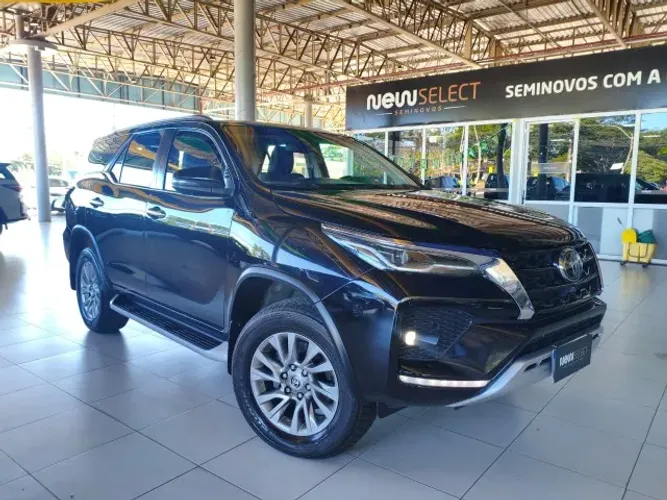 Toyota Hilux SW4 SRX 4X4 2.8 TDI 16V Dies. Aut. 2024