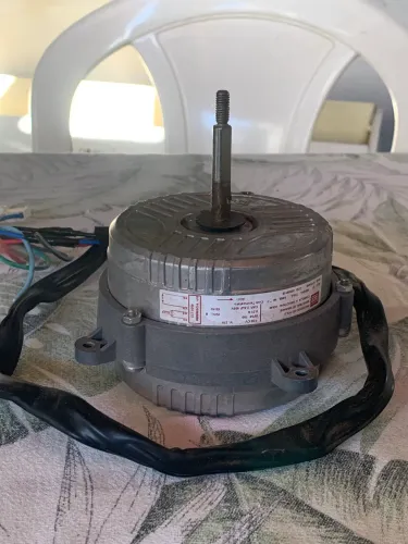 Motor ventilador Midea condensadora 9k BTU