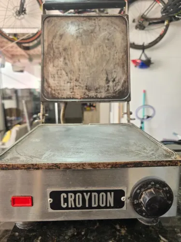 Chapa elétrica CROYDON 110v **OPORTUNIDADE**