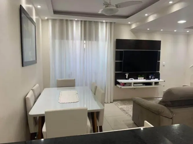 Casa em Condomínio à Venda na Astúrias | QVista Inteligência Imobiliária Guarujá