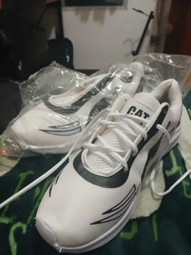 Tênis de corrida CAT 43