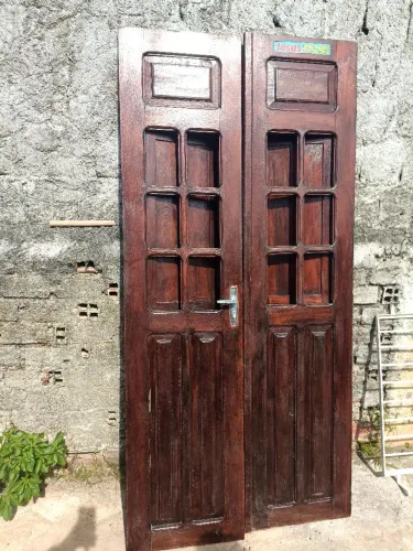 Pra vender Porta de madeira sucupira toda boa só falta a forma