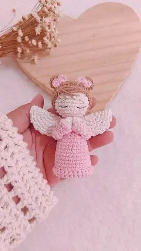Mini anjo amigurumi
