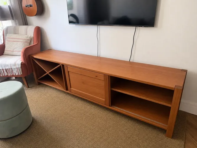 Rack para TV até 65 Polegadas Madeira Maciça 190cm Pés em Madeira Maciça Porta com Adega
