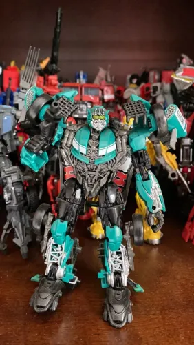 Transformers studio series 58 roadbuster