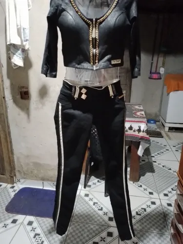 Vendendo esse conjunto da pitbull (tam36) valor 150