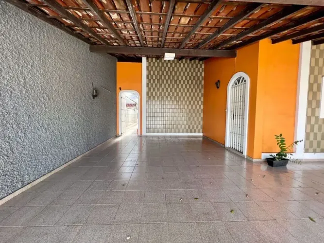 Alugo casa comercial com 250m² no Centro de Vila Velha - ES!!