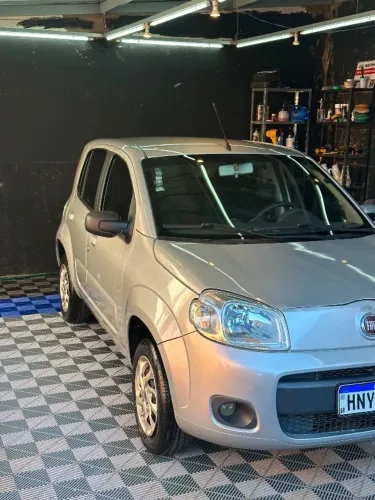 Fiat Uno Vivace Celeb. 1.0 EVO F.flex 8V 5P 2013