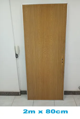 Porta divisória, em eucatex e fórmica (loja, oficina, salão, barbearia)