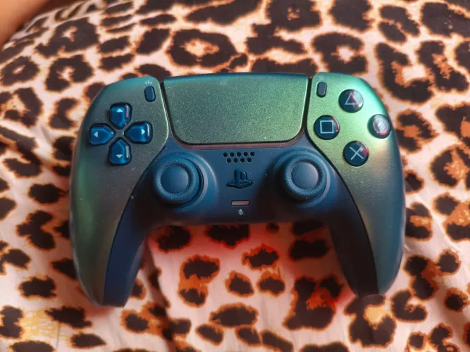 Controle Playstation 5, verde metálico.