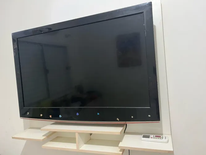 Vendo Painel + TV (Não é smart)