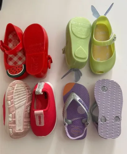 Sandália Mini Melissa, Havaiana e Tênis pimpolho