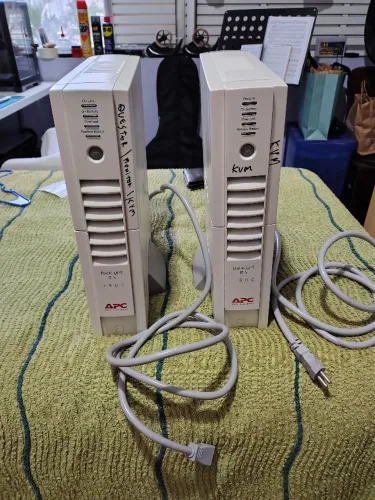 2 Nobreak APC RS 1500 - Torre - Com defeito - R$ 200,00 cada 1