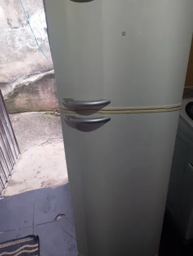 Geladeira frost free funcionando perfeitamente 