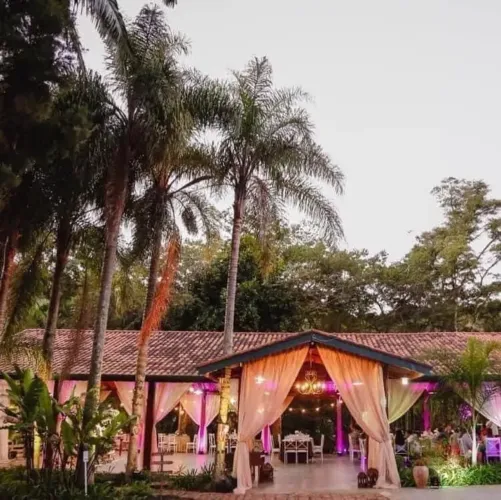 Hotel/Motel/Pousada para venda tem 25000 metros quadrados com 10 quartos