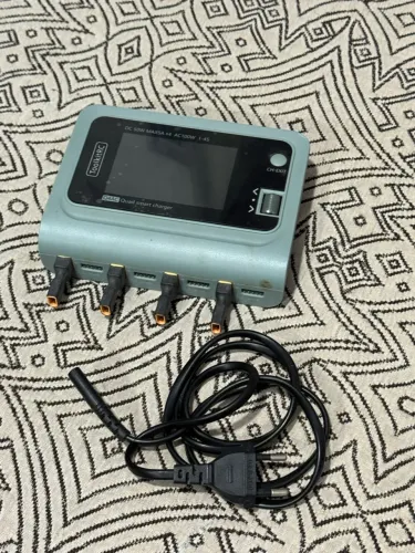 Carregador de baterias Lipo Toolkitrc Q4AC