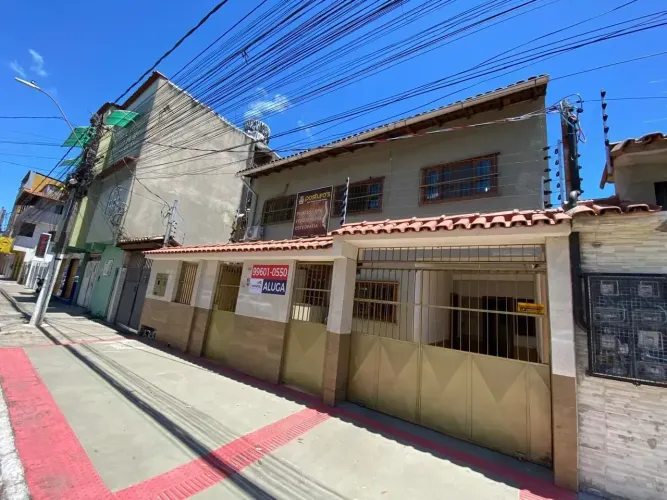 Vendo sobrado com 5 quartos em Soteco - Vila Velha - ES