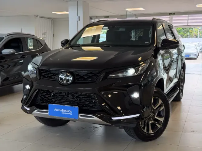 Toyota Hilux SW4 SRX Plat. 4X4 2.8 TB Die. Aut. 2024