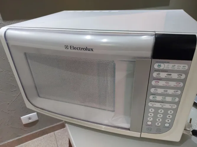 MICROONDAS ELECTROLUX MEF41 ESTOU NA ZN BAIRRO PQ NOVO MUNDO