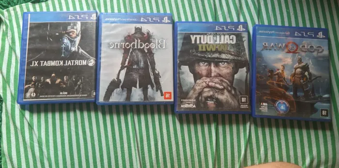 Jogos de ps4 midia física quatro jogos por R$250,00