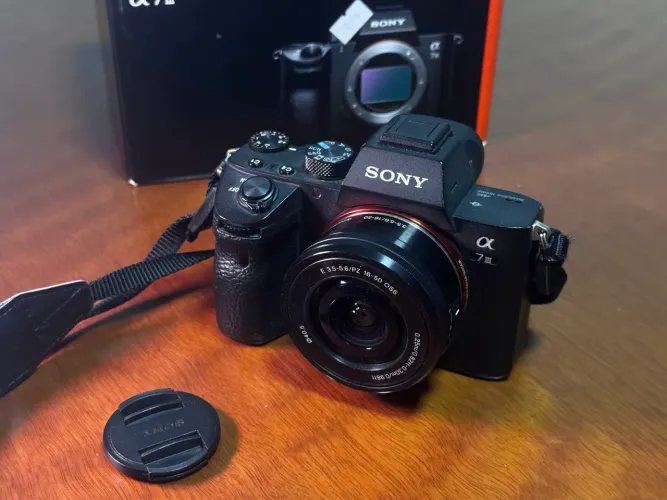 Sony A7 III + Lente Sony 16-50mm OSS - Kit Completo
