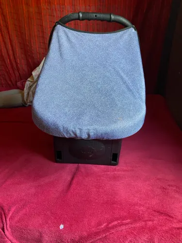 Vendo bebê conforto 