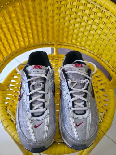 Tênis Nike initiator