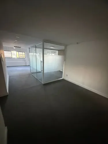 Sala comercial | 108m² no Caminho das Árvores