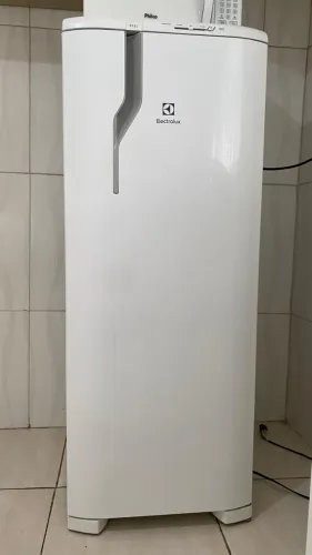 Geladeira Electrolux RE31