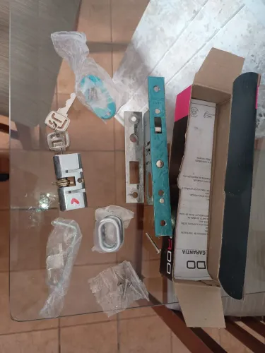 Fechadura para porte de correr - especificações na foto