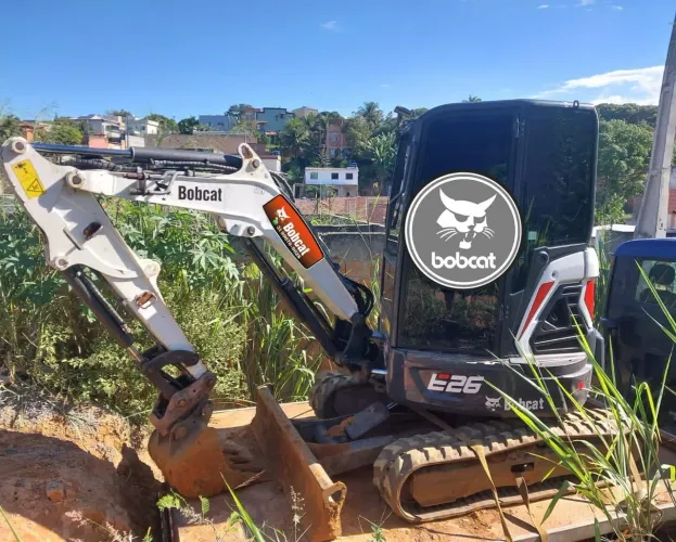 Bobcat E26 cabinada mini escavadeira 