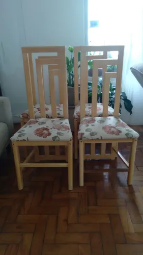 4 Cadeiras de Jantar em Madeira Maciça Laqueada - Design Diferenciado