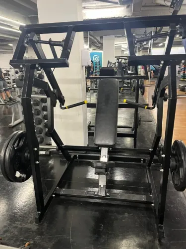 Academia fechada Life Fitness, Pulse e Cybex a venda