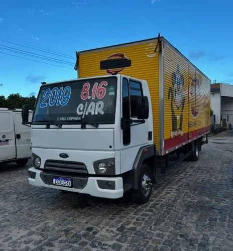 FORD 816 ANO 2019 COM BAÚ 