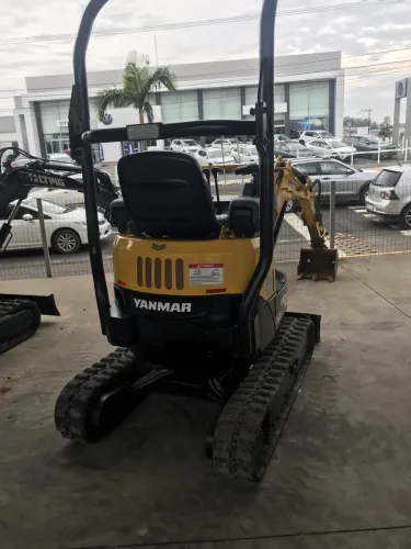 Mini escavadeira 