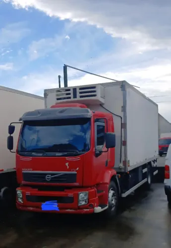 Caminhão Toco REFRIGERADO 