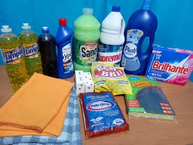 KIT DE PRODUTOS DE LIMPEZA COM 17 ITENS DE BOA QUALIDADE