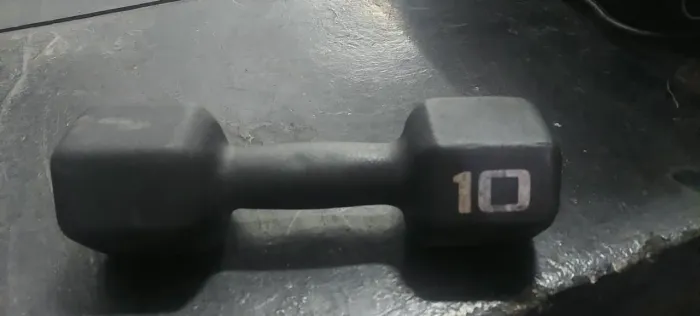 Halter 10kg texturizado usado execício academia