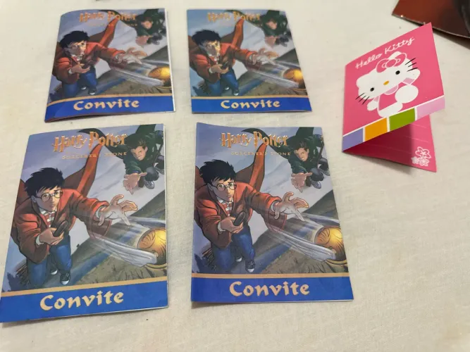 Lote raro/ antigo 4 convites aniversário Harry Potter + 1 convite Hello Kitty