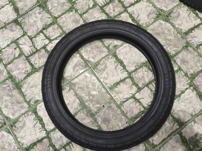 Pneu 2.75 17 serve para Cripton e Honda Biz.