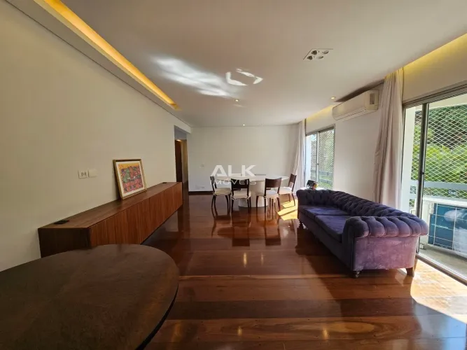 Apartamento para locação, na região do Campo Belo, Mobíliado, com 150m²