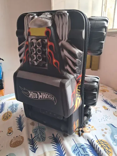 Vendo bolsa de Carrinho da Hotwhels masculina 