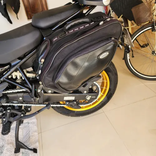 Alforge givi EA expansível, 20 e 30 litros 