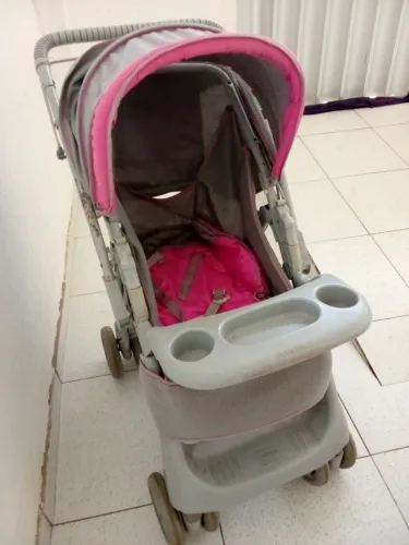 Olá!! Estou vendendo um carrinho de passeio é uma cadeirinha de bebê conforto,por R$:800,0